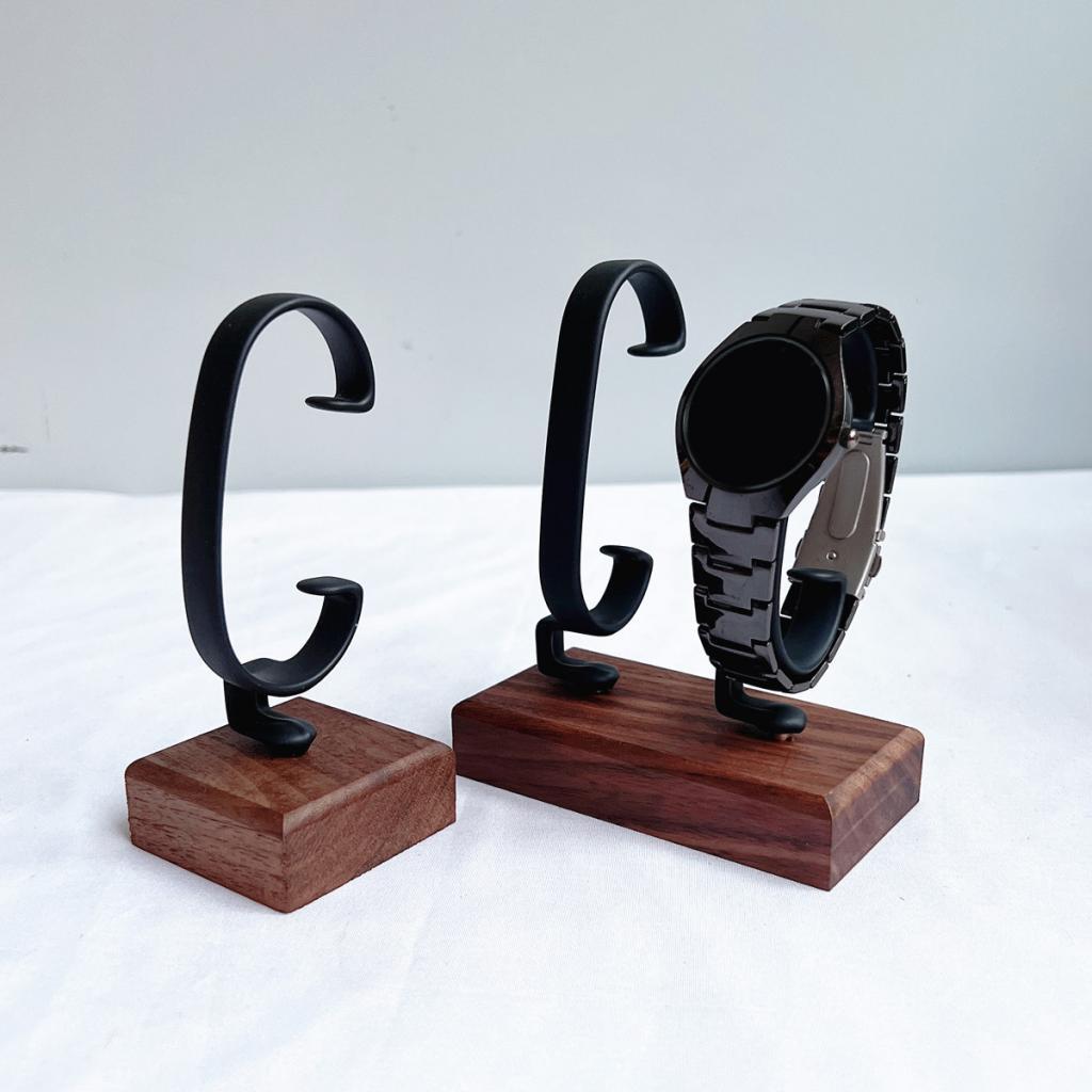 Jewelry And Watches Inc - Stojak na zegarki w kształcie litery