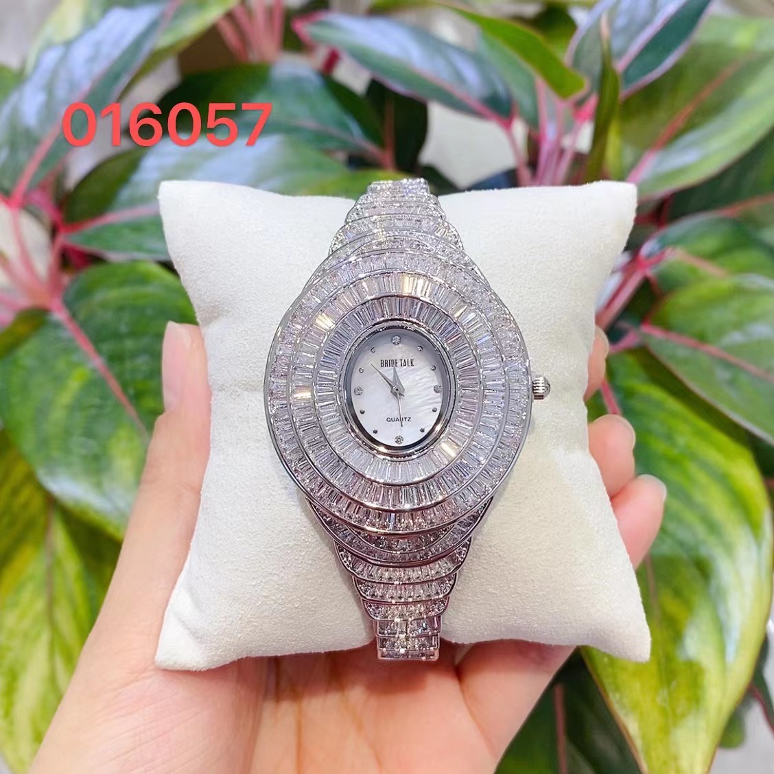 Jewelry Box Watches Bracelets - 016057 Luksusowy damski zegarek z cyrkoniami,