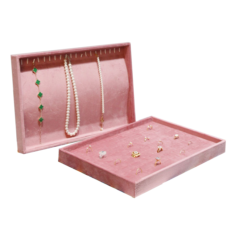 Różowa aksamitna taca ekspozyc – Jewelry And Watches Store recenzja i cena