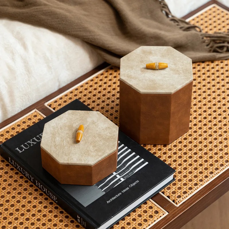 Luksusowe, ośmiokątne pudełko  – Jewelry Box With Watches recenzja i cena